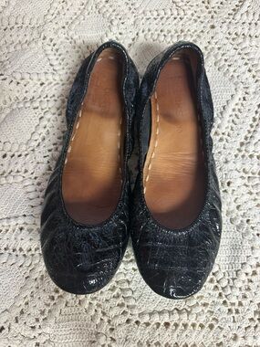 Tieks by Gavrieli Obsidian Black Ballet Flats, Size 10 – Patent Crinkle Croc
